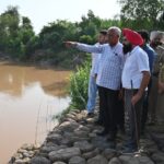 बरिंदर कुमार गोयल द्वारा दोआबा क्षेत्र में दरिया किनारे बाढ़ रोकने के कार्यों का जायज़ा लेने हेतु दो दिन का दौरा*